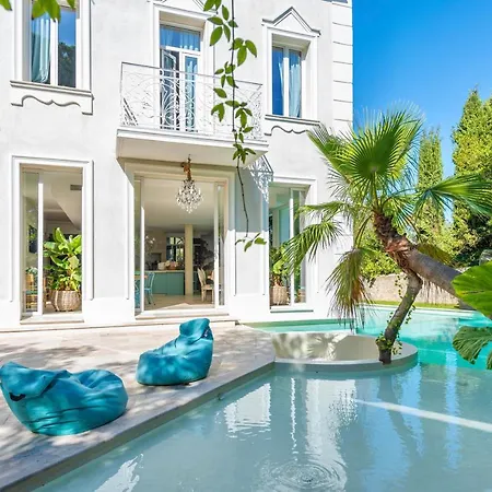 Au Cap Brun, 4 Belles Chambres, Piscine 4* ツーロン