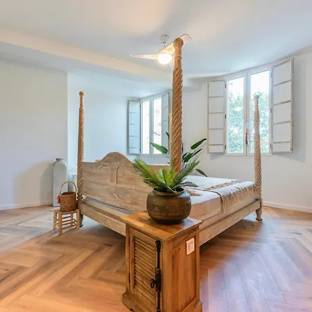 Au Cap Brun, 4 Belles Chambres, Piscine イン ツーロン