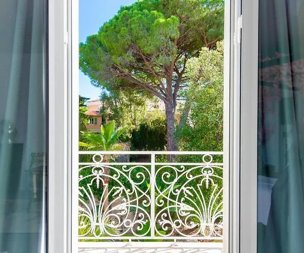 Au Cap Brun, 4 Belles Chambres, Piscine イン ツーロン